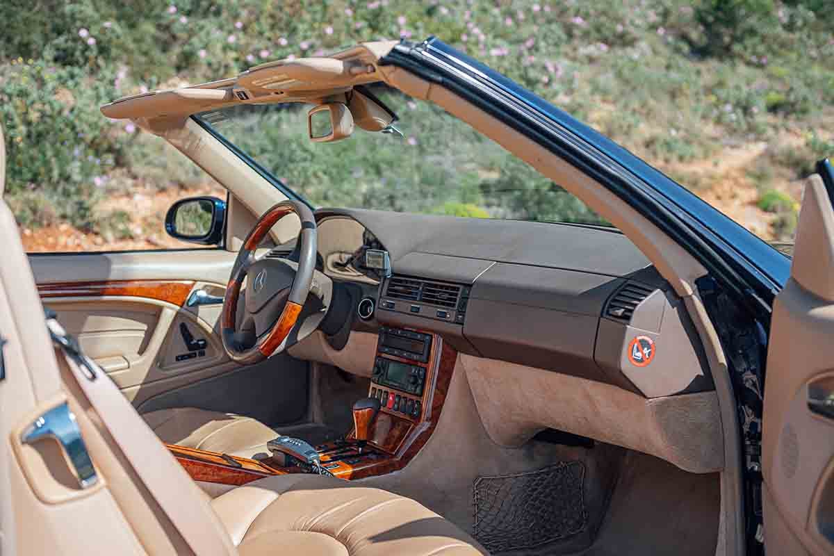 オークションに出品予定の1999年式「メルセデス・ベンツSL ブラバス 7.3S V12」Loic Kernen(c)2026 Courtesy of RM Sotheby's