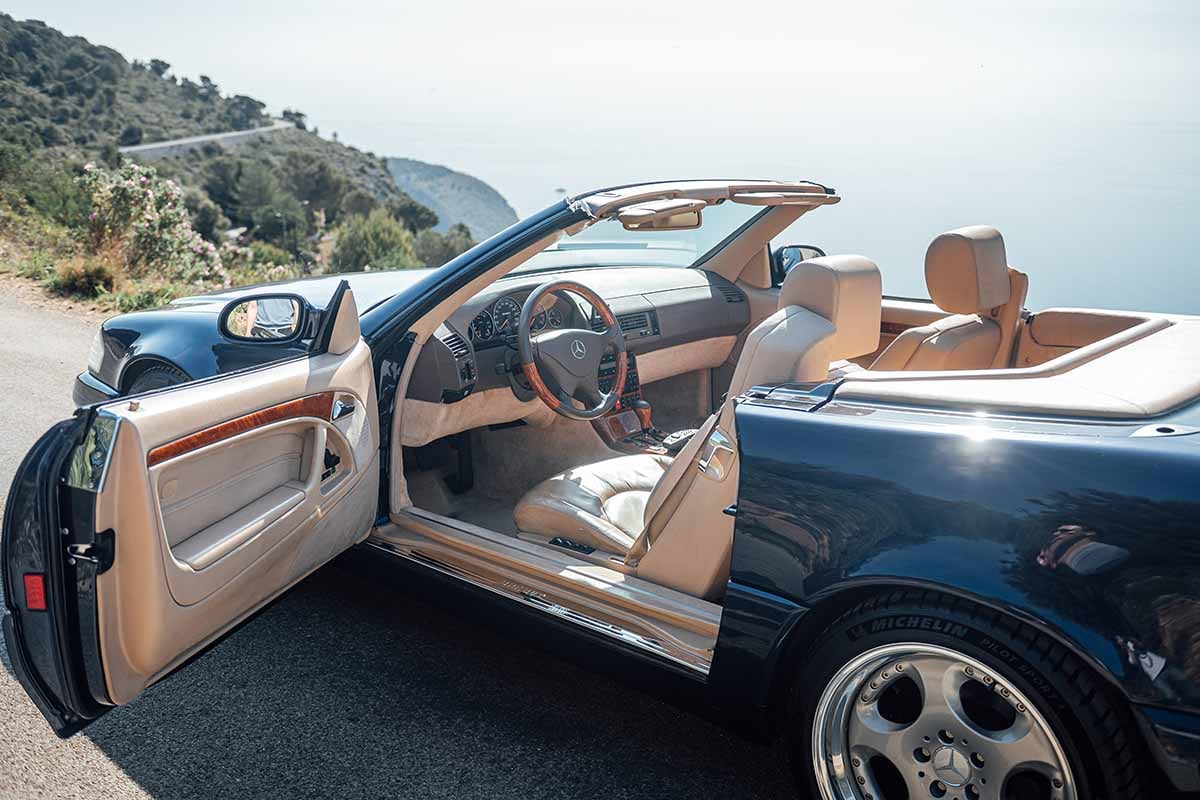 オークションに出品予定の1999年式「メルセデス・ベンツSL ブラバス 7.3S V12」Loic Kernen(c)2026 Courtesy of RM Sotheby's