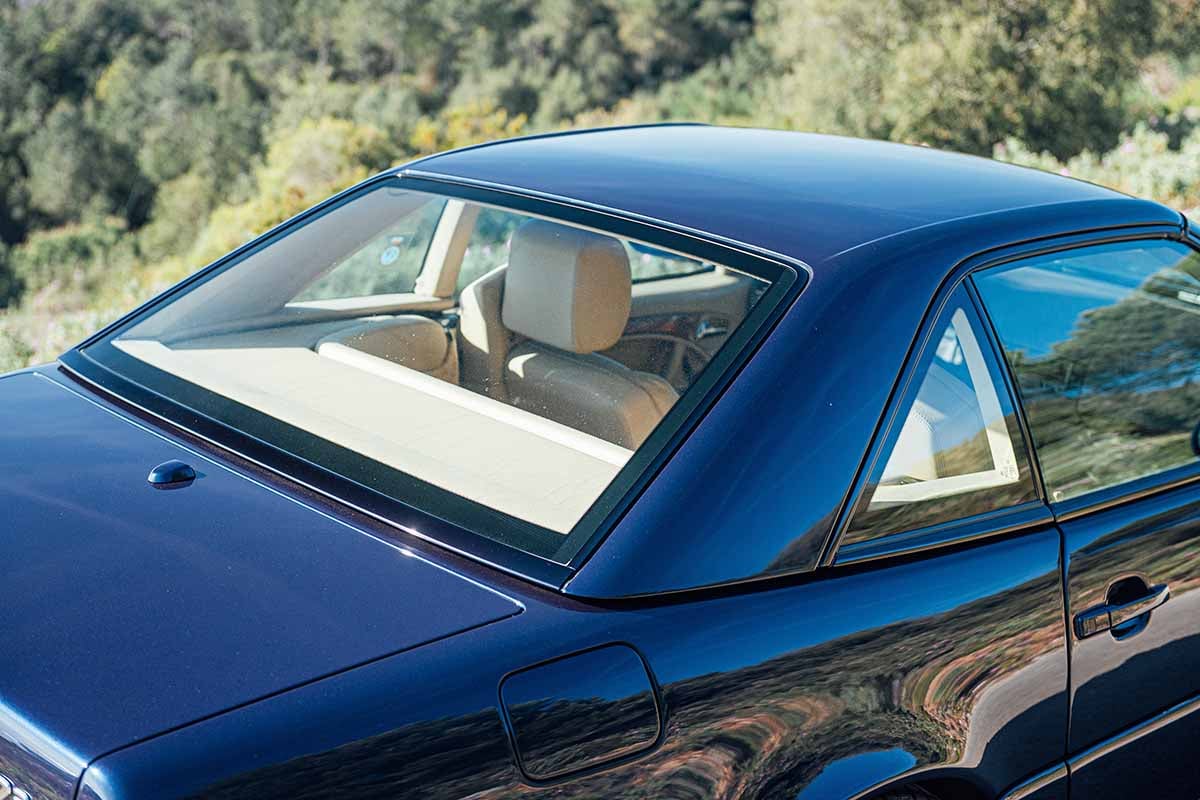 オークションに出品予定の1999年式「メルセデス・ベンツSL ブラバス 7.3S V12」Loic Kernen(c)2026 Courtesy of RM Sotheby's