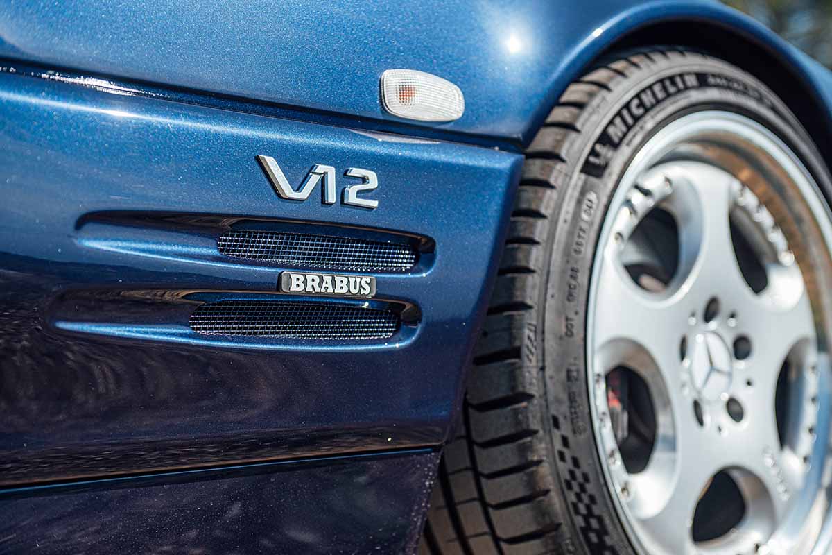 オークションに出品予定の1999年式「メルセデス・ベンツSL ブラバス 7.3S V12」Loic Kernen(c)2026 Courtesy of RM Sotheby's