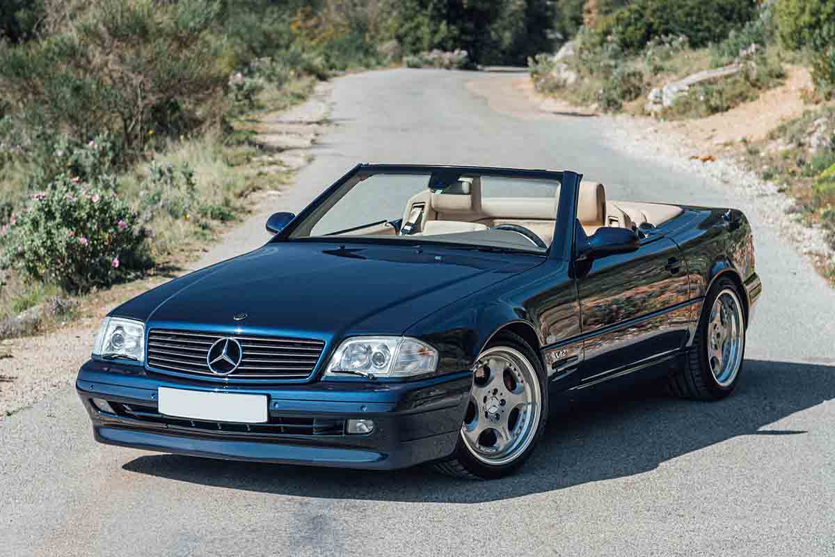 オークションに出品予定の1999年式「メルセデス・ベンツSL ブラバス 7.3S V12」Loic Kernen(c)2026 Courtesy of RM Sotheby's