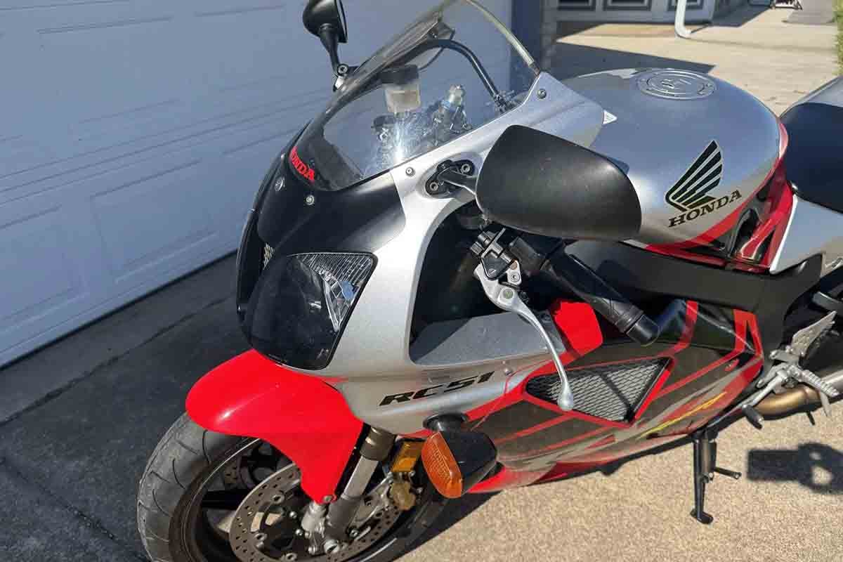 米国オークションに出品され落札された2000年式ホンダ「RVT1000R」