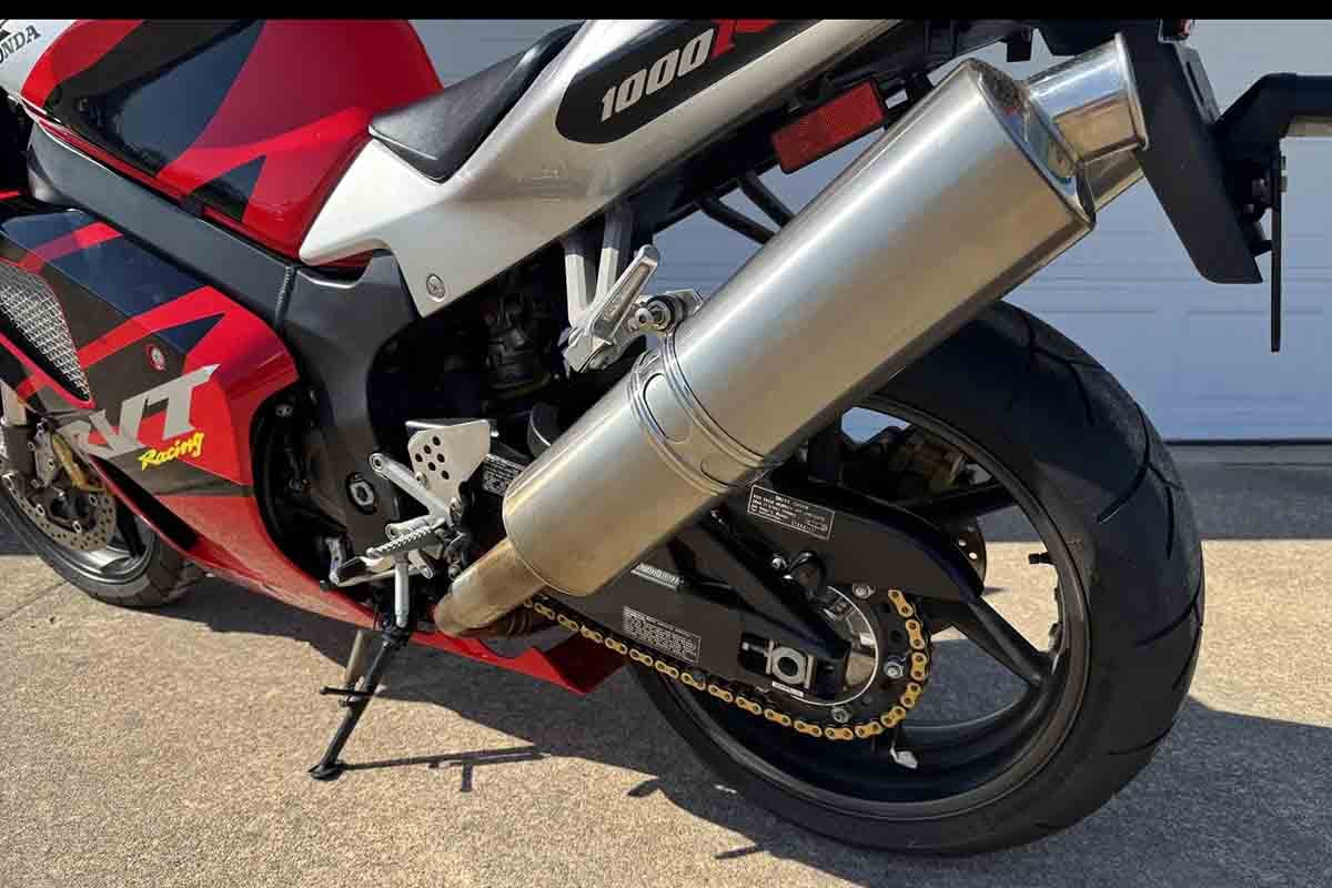 米国オークションに出品され落札された2000年式ホンダ「RVT1000R」