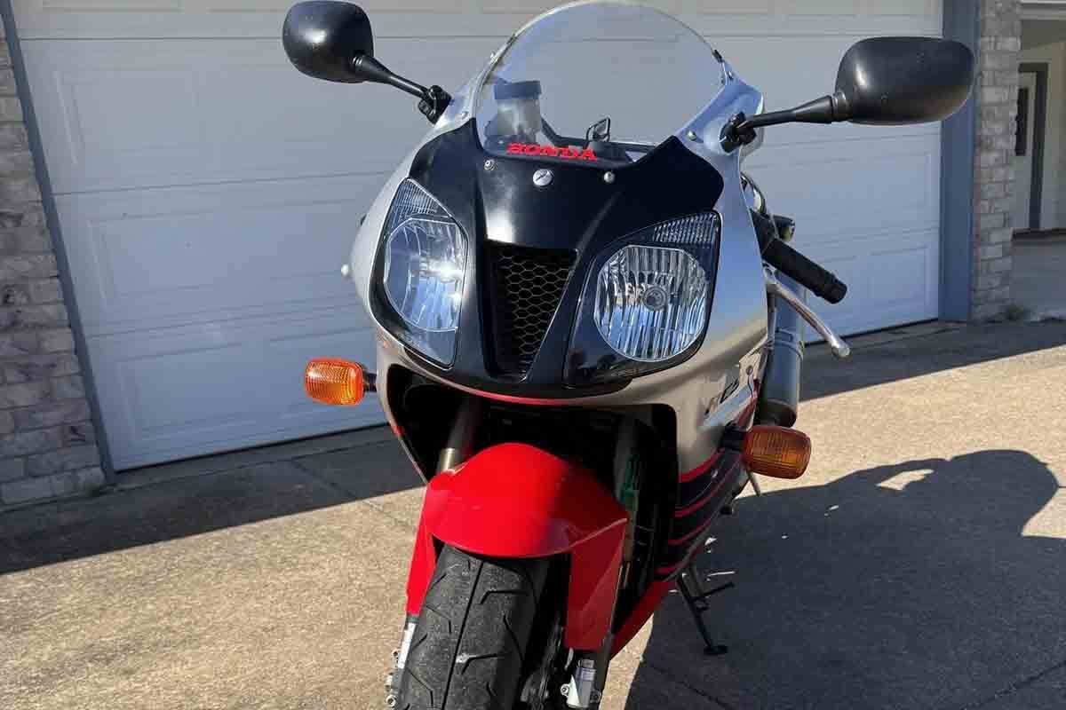 米国オークションに出品され落札された2000年式ホンダ「RVT1000R」