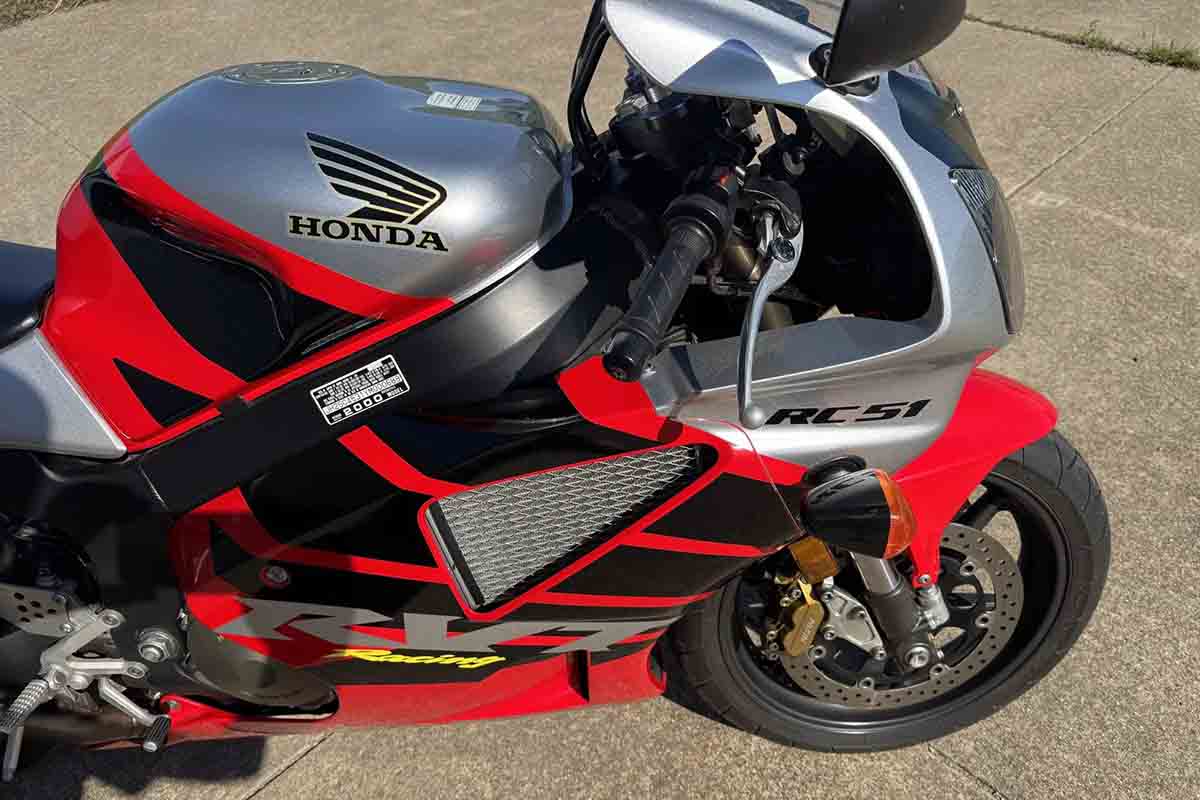 米国オークションに出品され落札された2000年式ホンダ「RVT1000R」