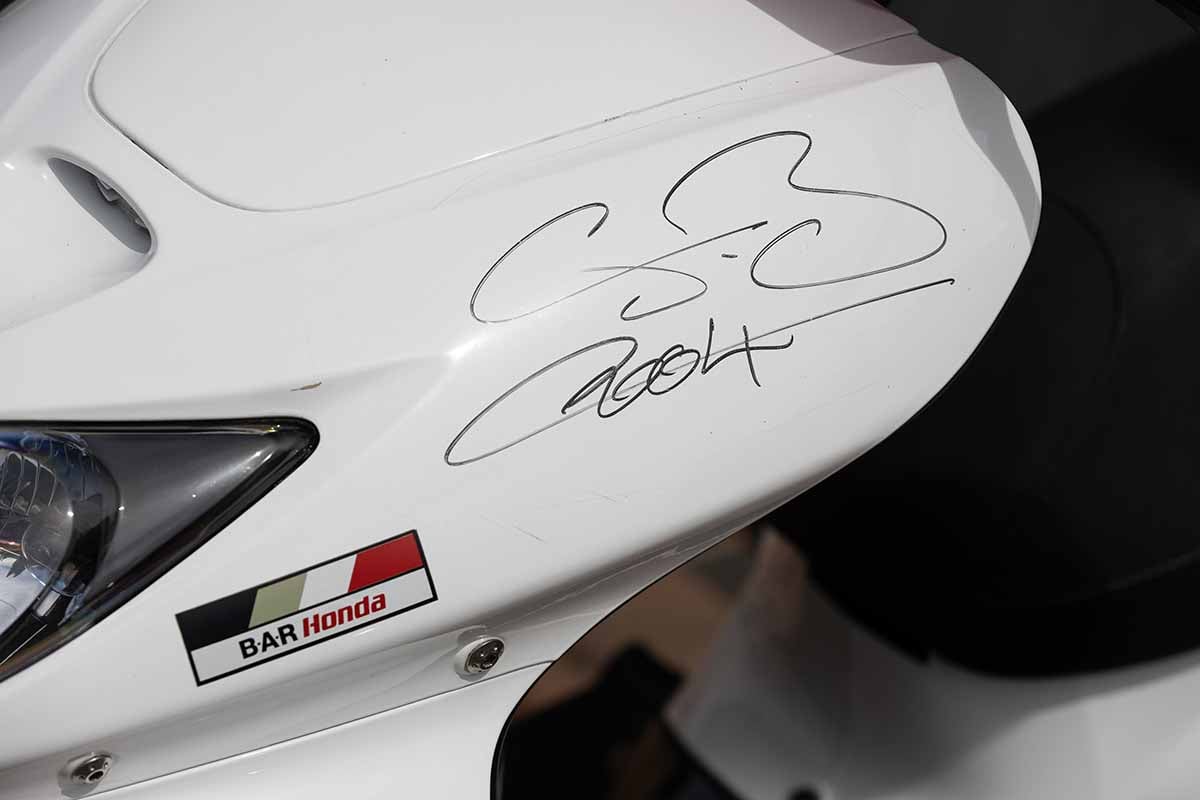 オークションに出品予定の2003年式「ホンダSZX50 BARホンダF1パドックスクーター」Simon Clay(c)2026 Courtesy of RM Sotheby's