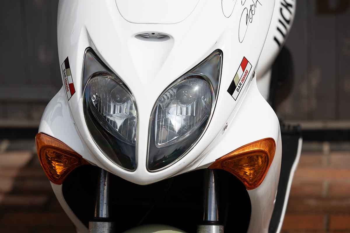 オークションに出品予定の2003年式「ホンダSZX50 BARホンダF1パドックスクーター」Simon Clay(c)2026 Courtesy of RM Sotheby's
