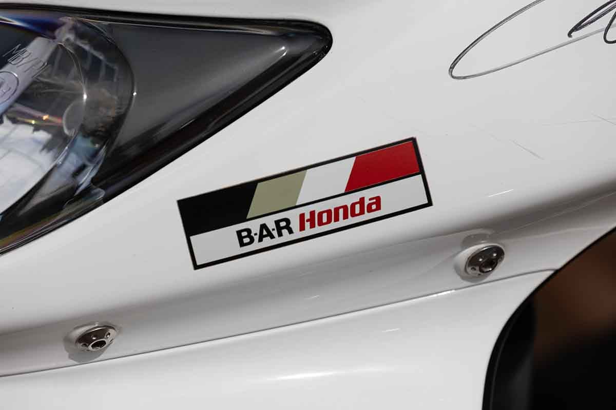 オークションに出品予定の2003年式「ホンダSZX50 BARホンダF1パドックスクーター」Simon Clay(c)2026 Courtesy of RM Sotheby's