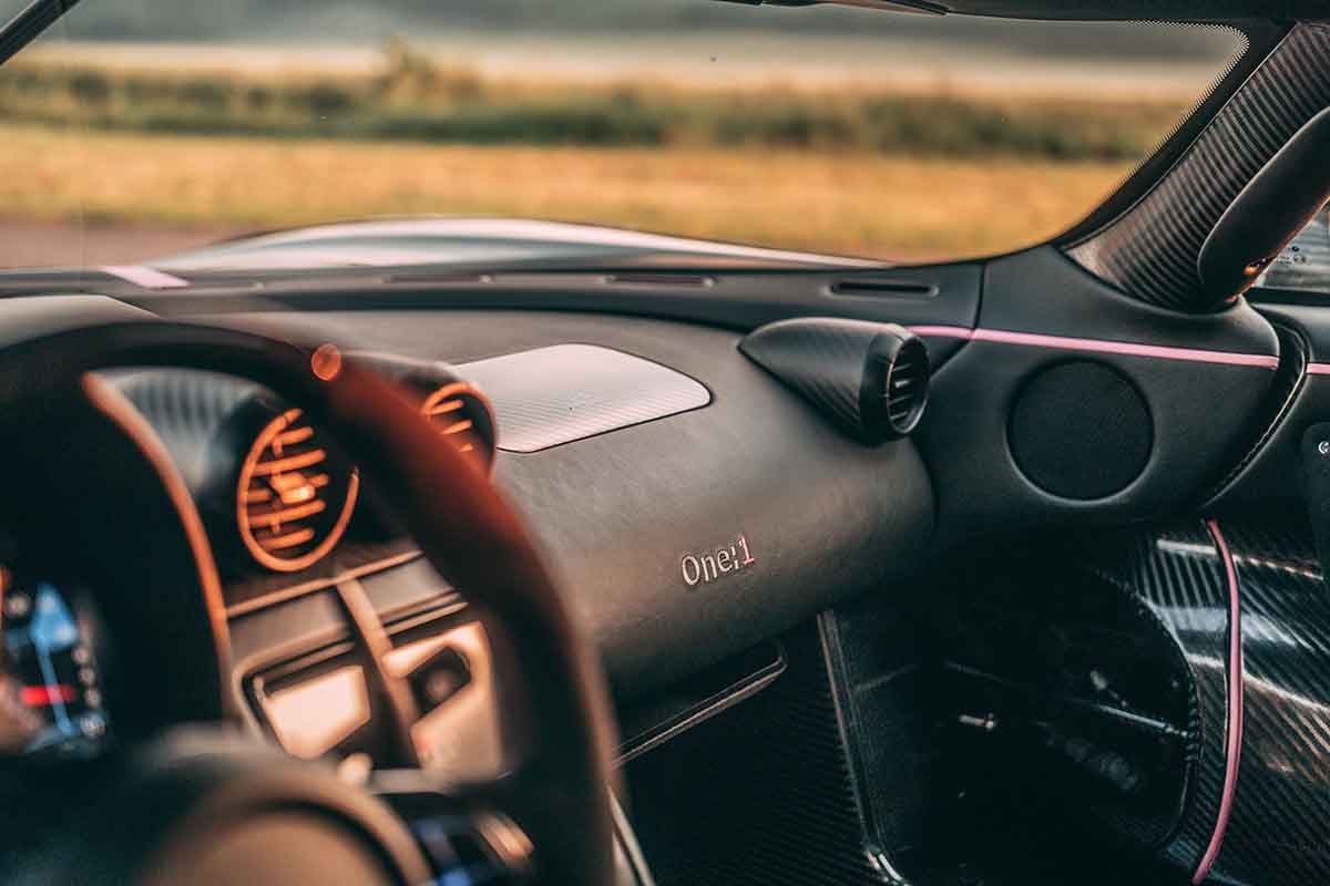 オークションに出品予定の2015年式ケーニグセグ「One：1」(c)2026 Courtesy of RM Sotheby's