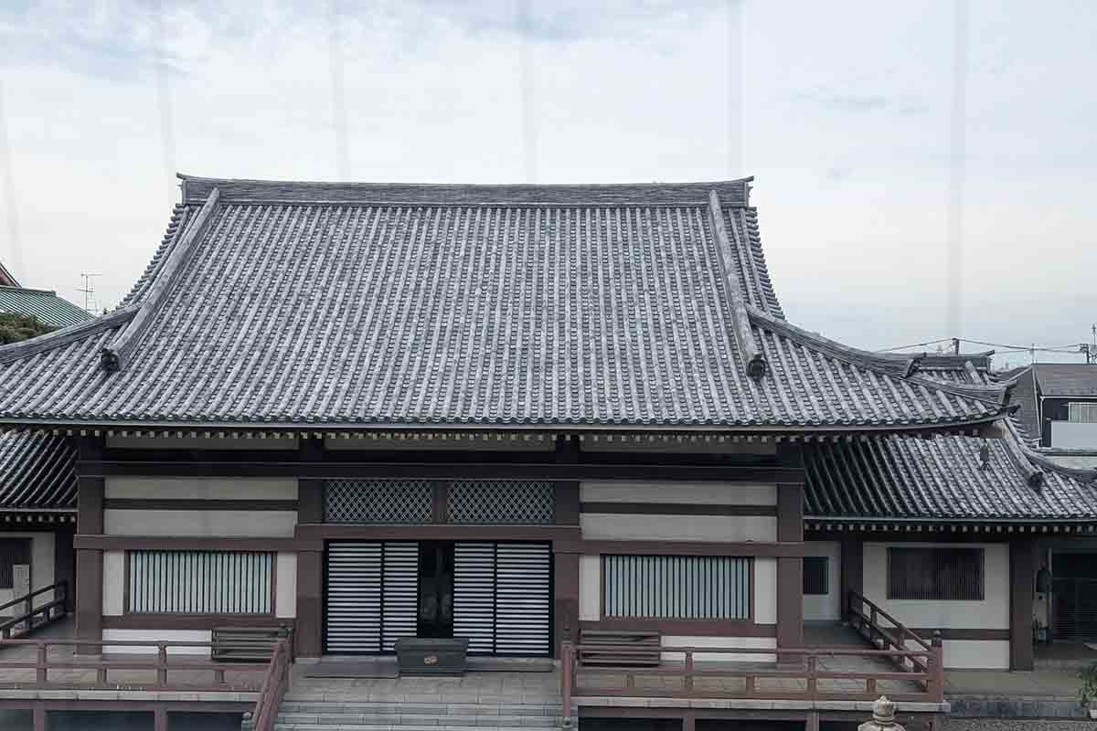 西新井大師總持寺は真言宗豊山派の寺院。正月三が日は東武大師線は参拝客で賑わう