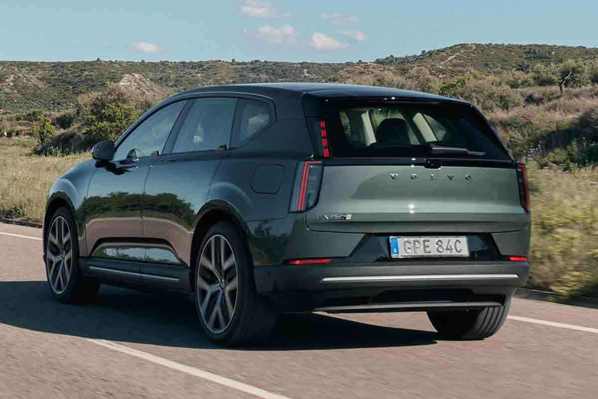 ボルボ新型「EX60」
