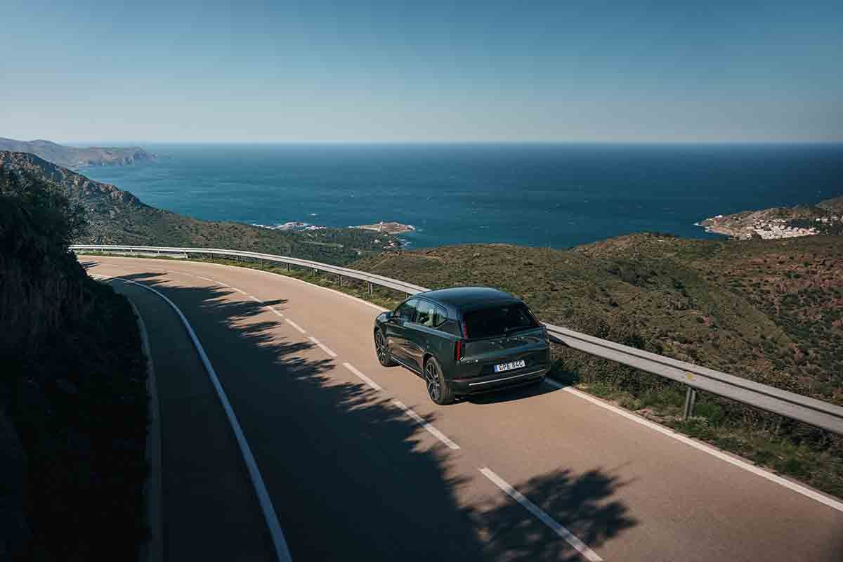 ボルボ新型「EX60」