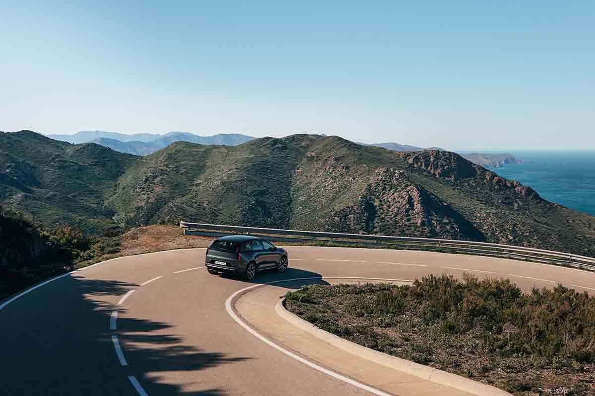 ボルボ新型「EX60」