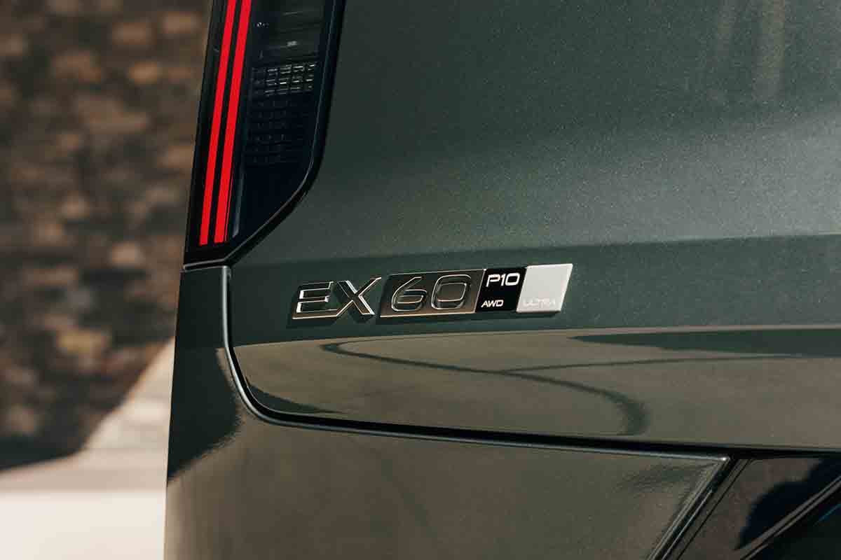 ボルボ新型「EX60」