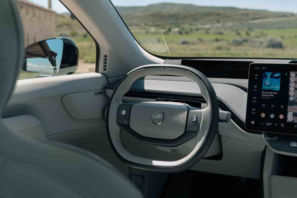 ボルボ新型「EX60」