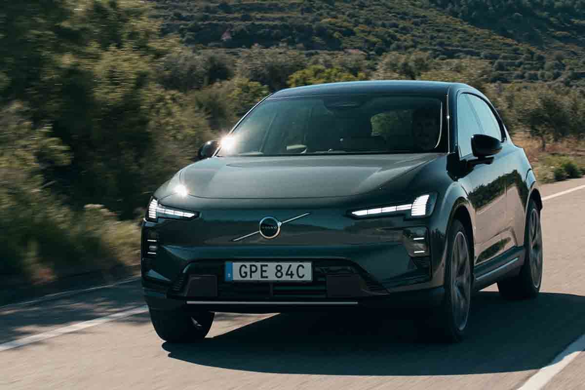 ボルボ新型「EX60」