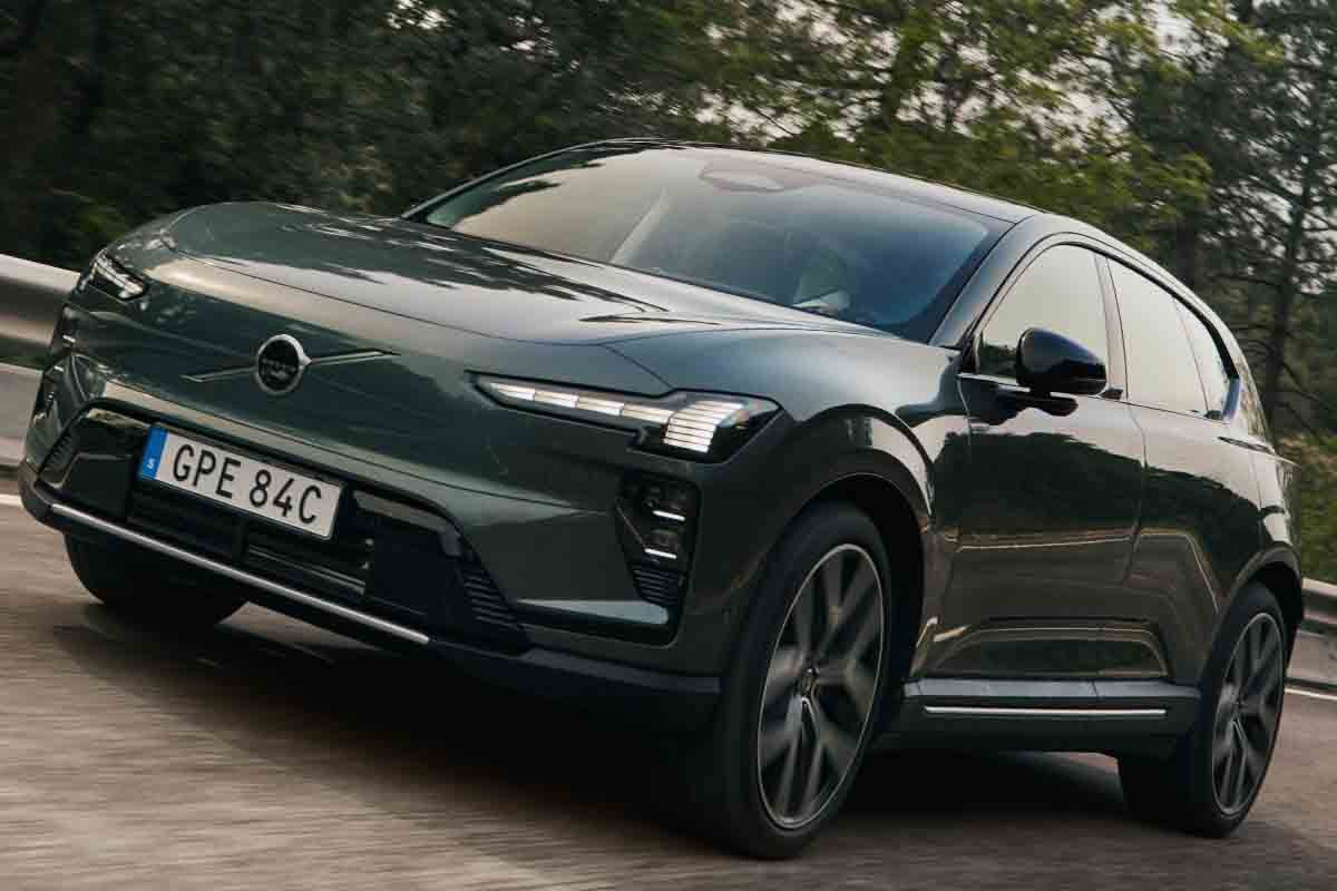 ボルボ新型「EX60」