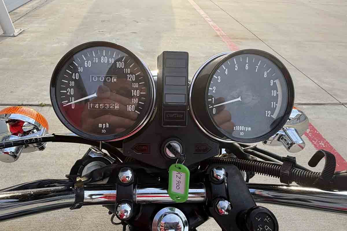 米国のオンラインオークションに出品された1976年式カワサキ「KZ900」
