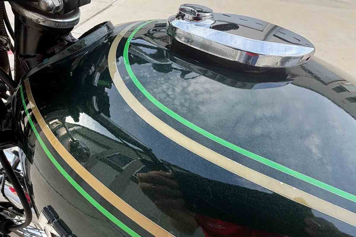 米国のオンラインオークションに出品された1976年式カワサキ「KZ900」