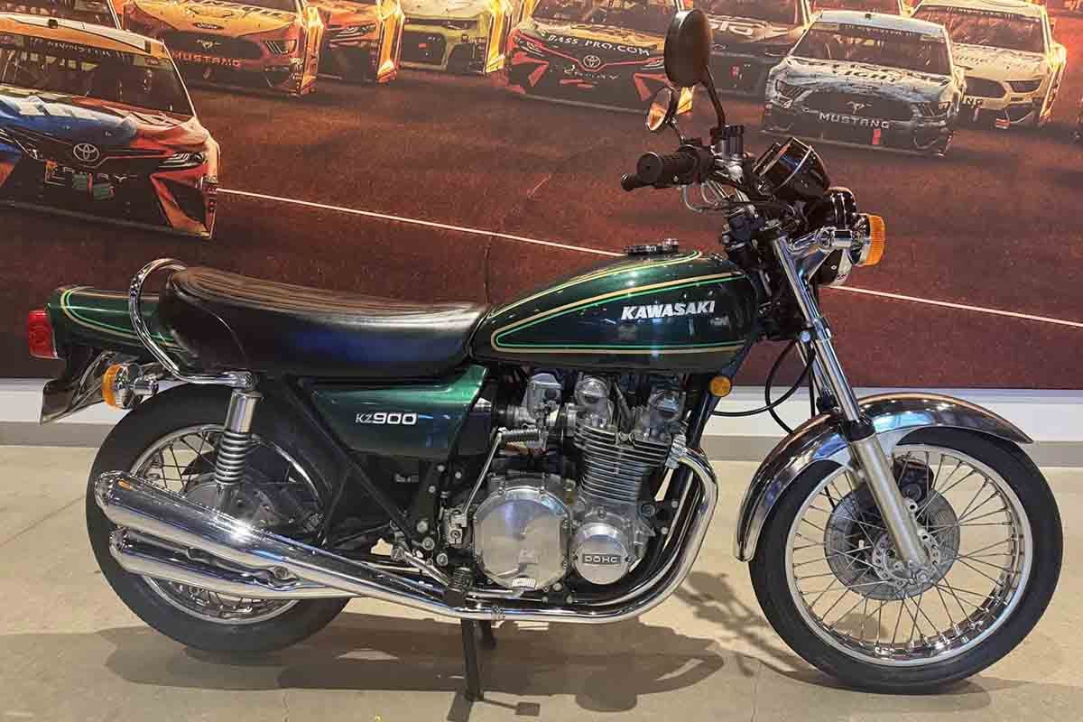 米国のオンラインオークションに出品された1976年式カワサキ「KZ900」
