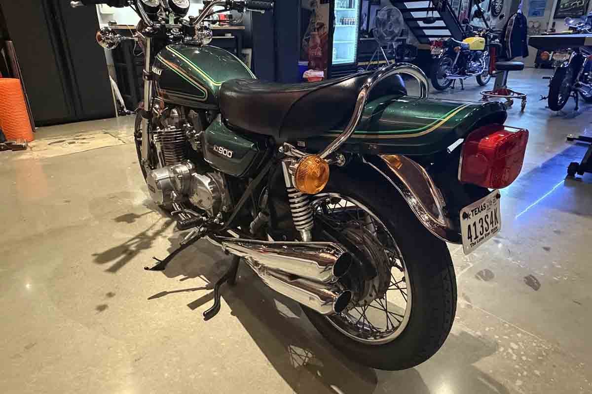 米国のオンラインオークションに出品された1976年式カワサキ「KZ900」