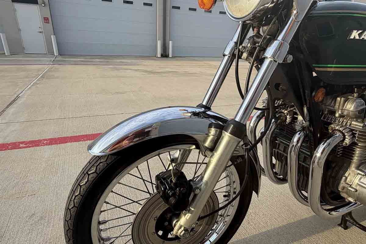 米国のオンラインオークションに出品された1976年式カワサキ「KZ900」