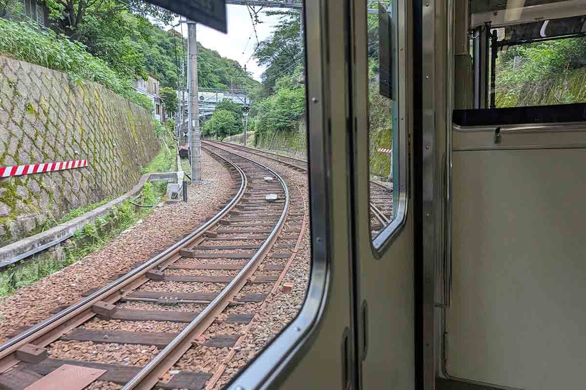 「大谷駅」と「上栄町駅」の間の最大勾配は61パーミルと国内第3位の急勾配だ。