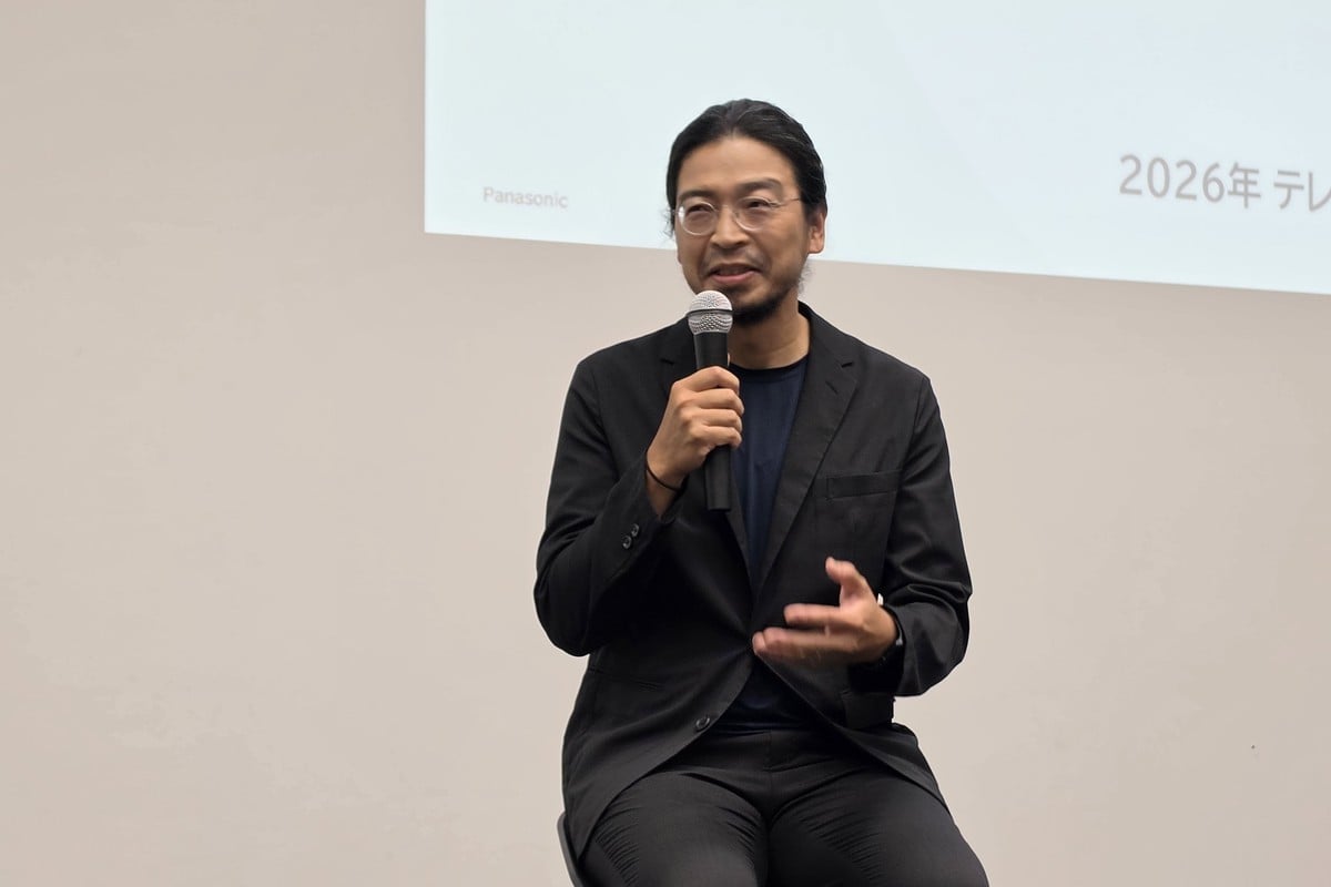 ゲストトークセッションに登壇した映画監督の吉野耕平氏。自身が監督を務めるPrime Original『沈黙の艦隊』をMini LEDフラッグシップ「W97C」で視聴し、暗闇に込めた情報量が家庭用テレビで想像以上に再現されたことへの驚きを語った。