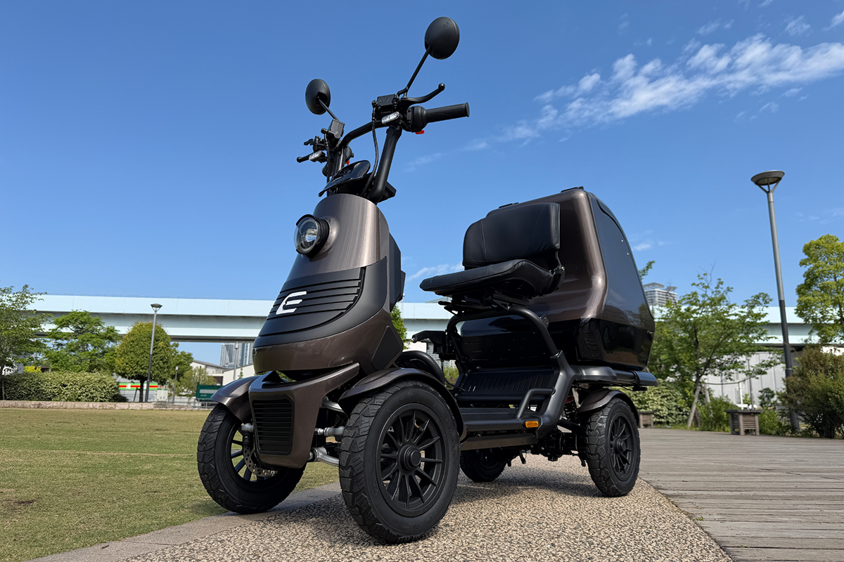 エレモーズ新型 特定小型四輪「ELEGRAN」