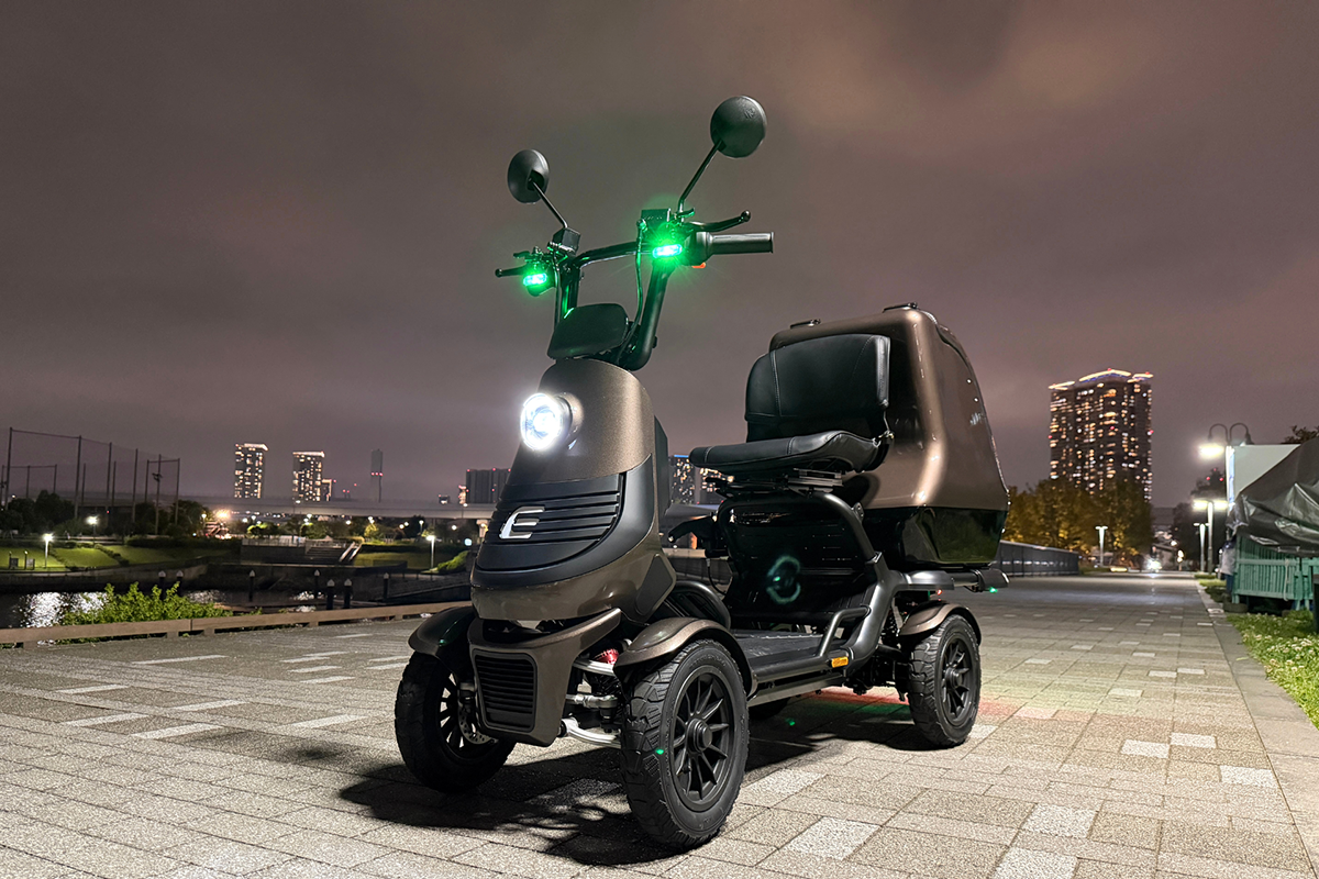 エレモーズ新型 特定小型四輪「ELEGRAN」