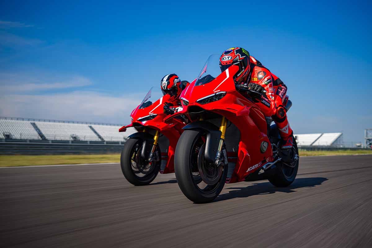 ドゥカティ新型「パニガーレV4R」