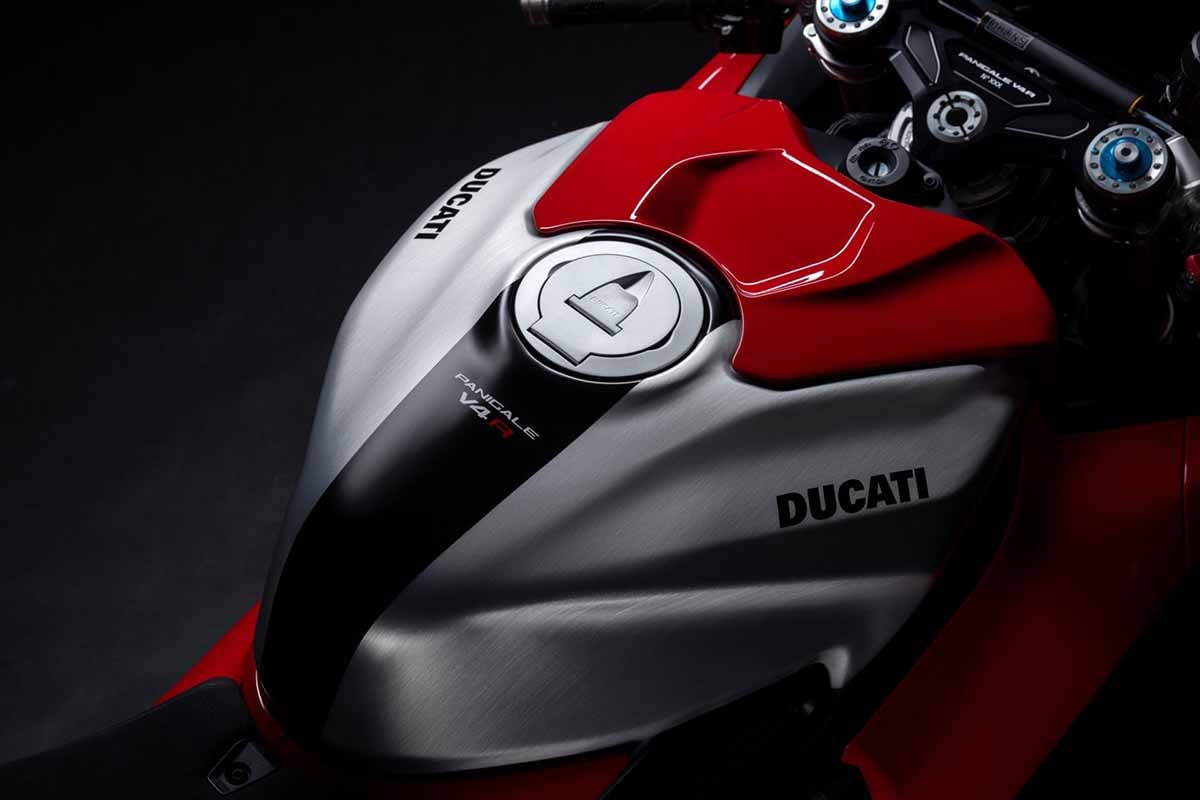 ドゥカティ新型「パニガーレV4R」