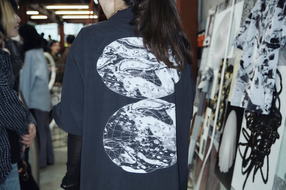 上西氏が最も好みというデザイン　OPEN COLLAR SHIRT 33,000円（税込）
