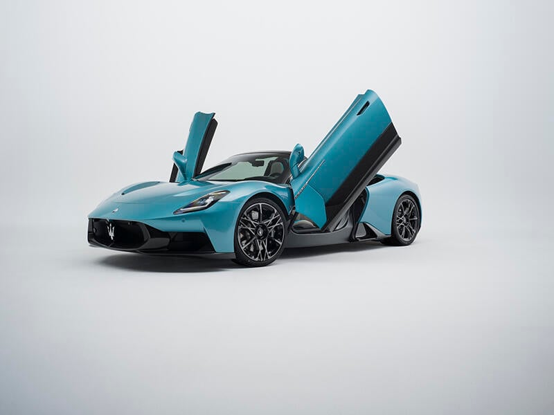 マセラティの新型スーパースポーツカー「MCPURA」。「MC20」の後継モデルで、3.0リッターV6ツインターボエンジンを搭載する（(c)2025 Maserati）