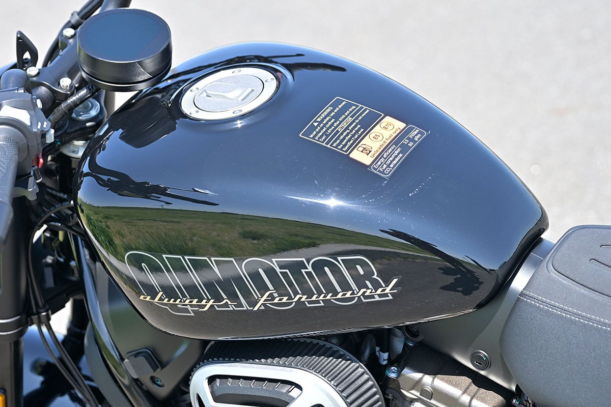 QJモーター「SRV 250A（AMT）」