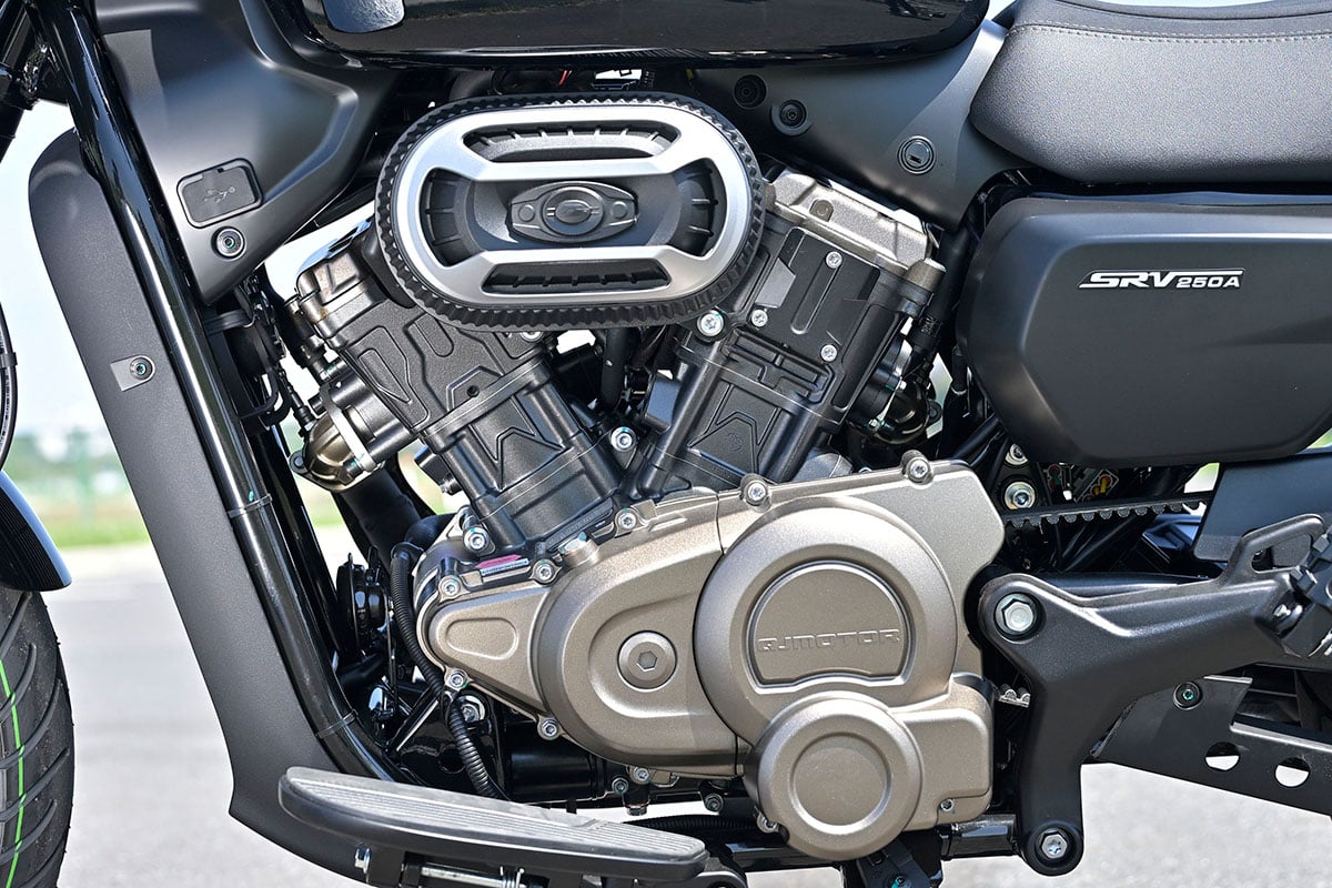 QJモーター「SRV 250A（AMT）」