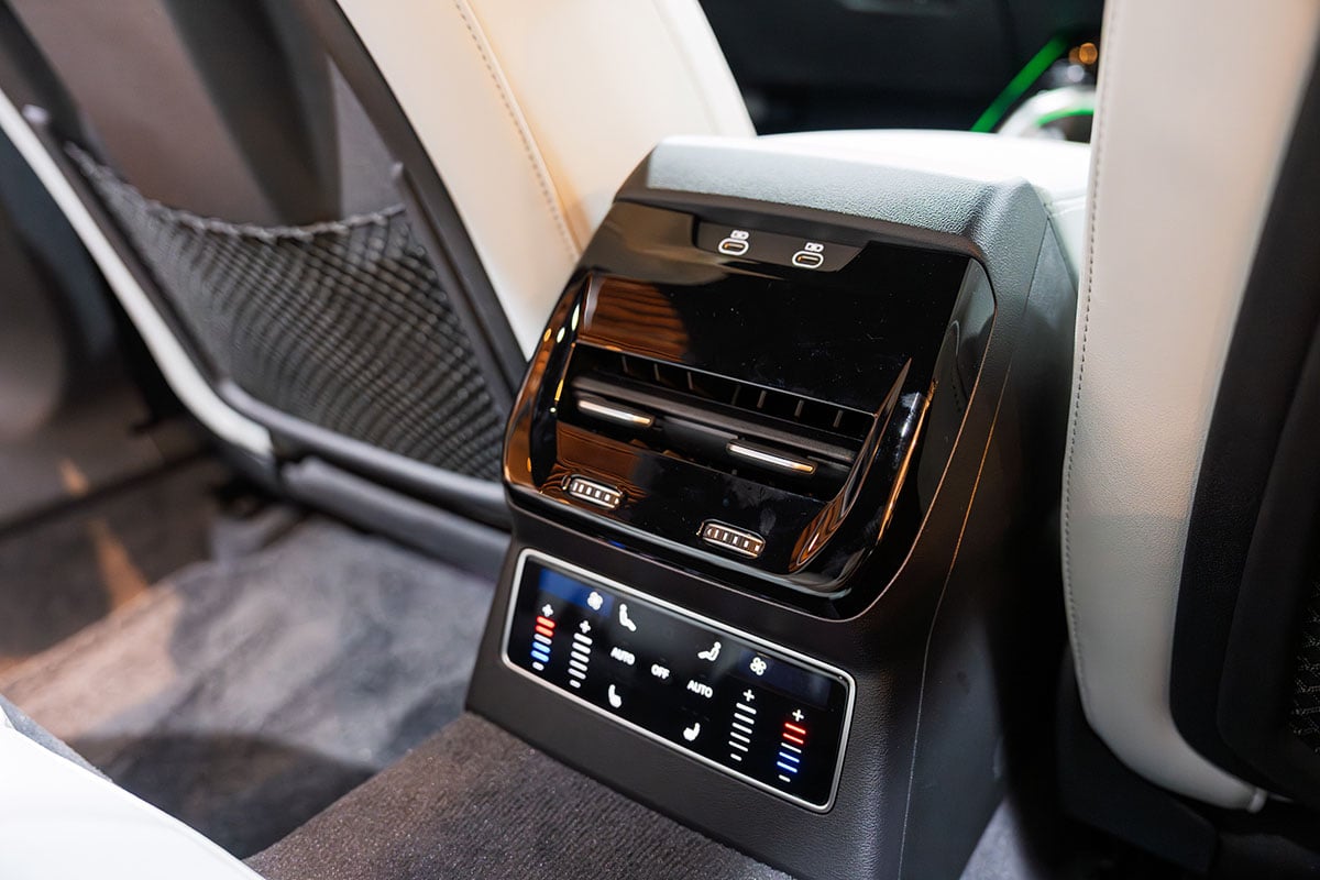 アウディ新型「A6アバント」