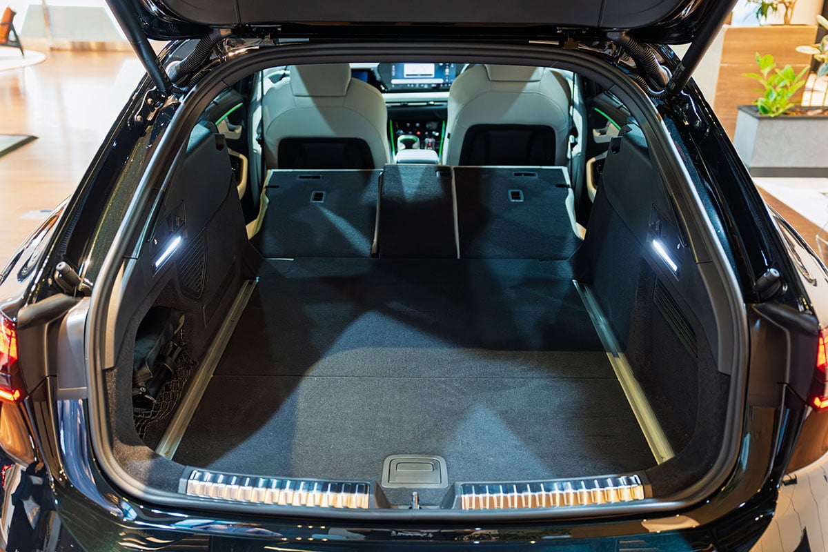アウディ新型「A6アバント」