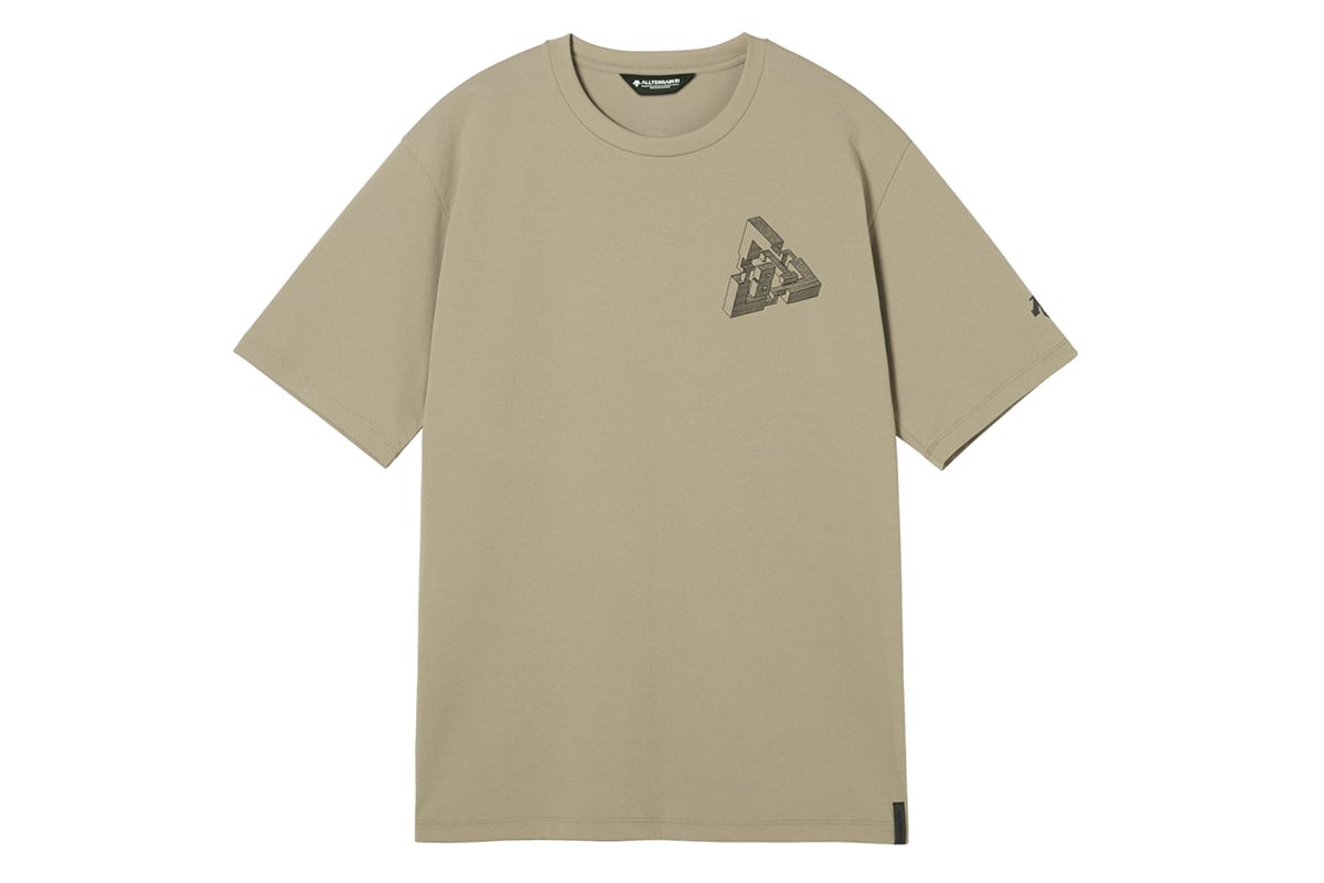 デサント「CL H／S GRAPHIC TEE（04M）」：ムーンサンド