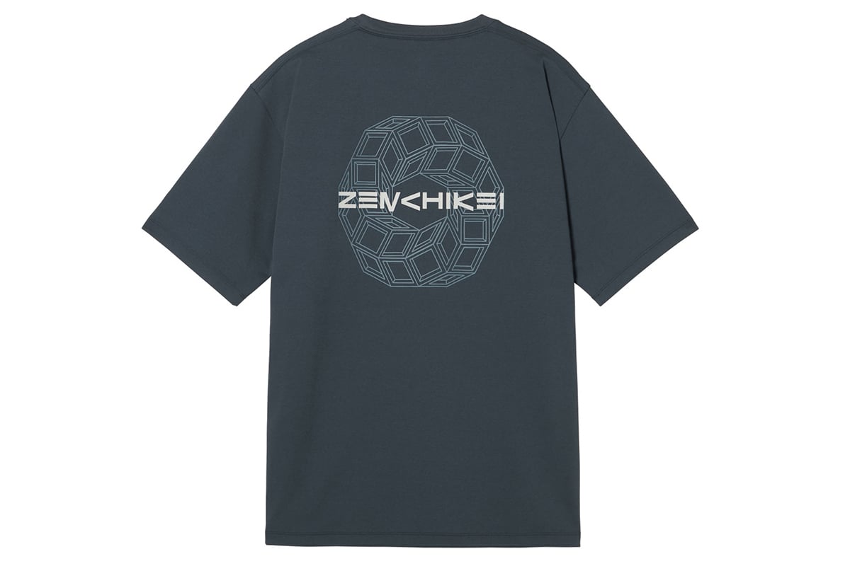 デサント「CL H／S GRAPHIC TEE（06M）」：ダークシャドー