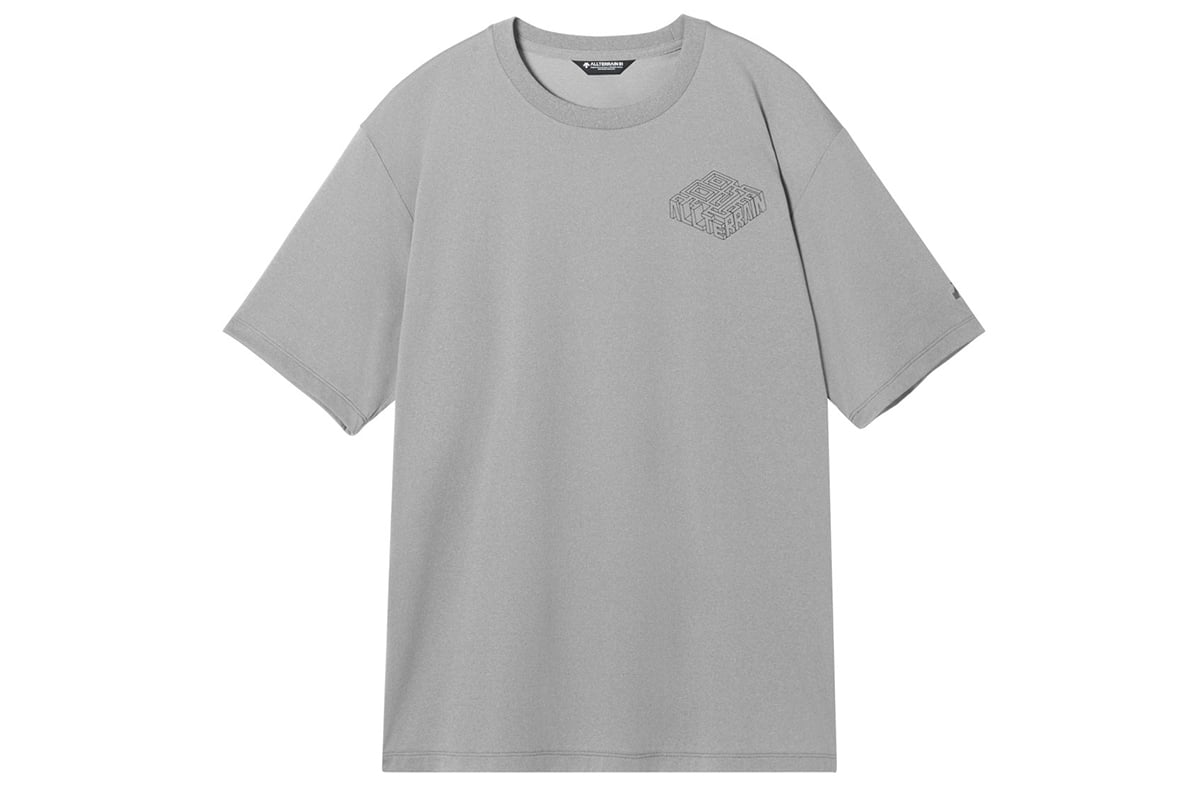 デサント「CL H／S GRAPHIC TEE（08M）」：スチールグレー