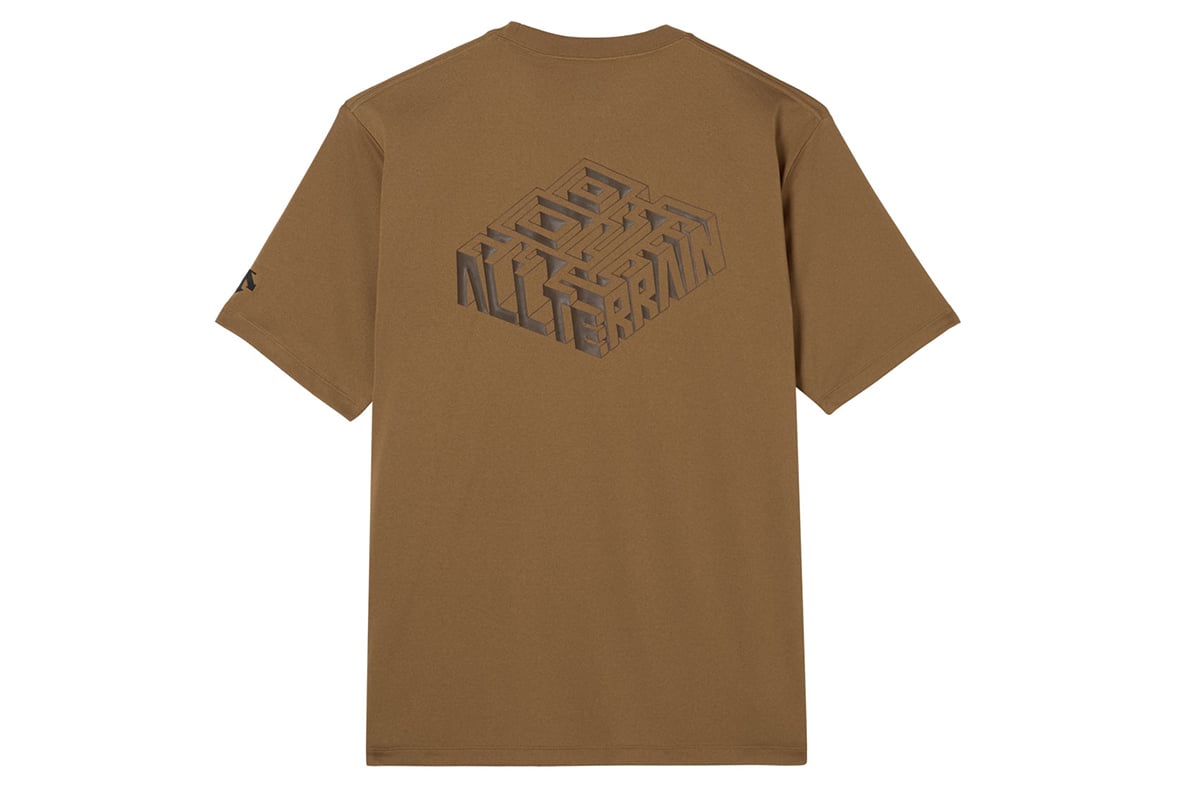 デサント「CL H／S GRAPHIC TEE（08M）」：オレンジランプ