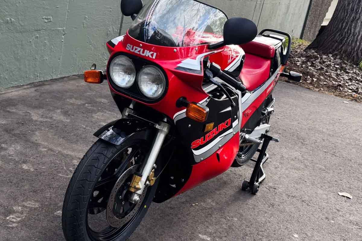 米国オンラインオークションに出品、落札された1986年式スズキ「GSX-R750」