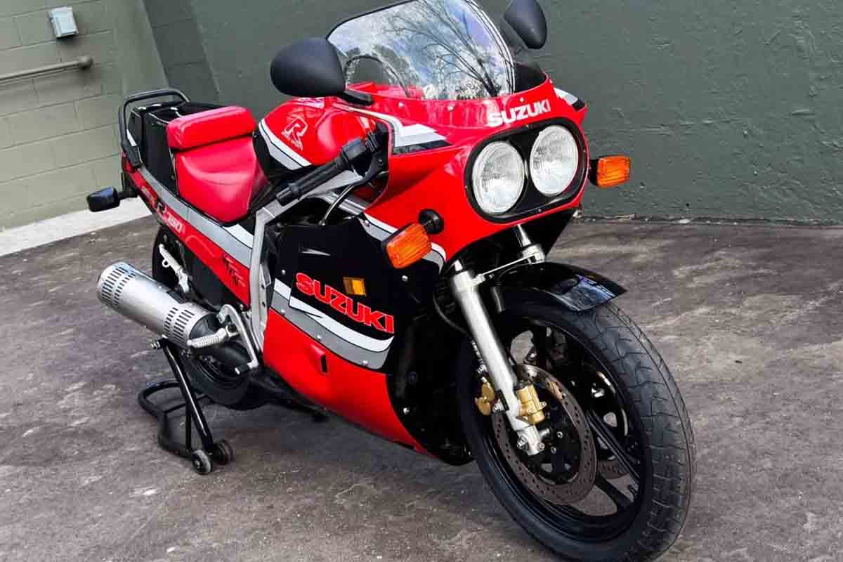 米国オンラインオークションに出品、落札された1986年式スズキ「GSX-R750」