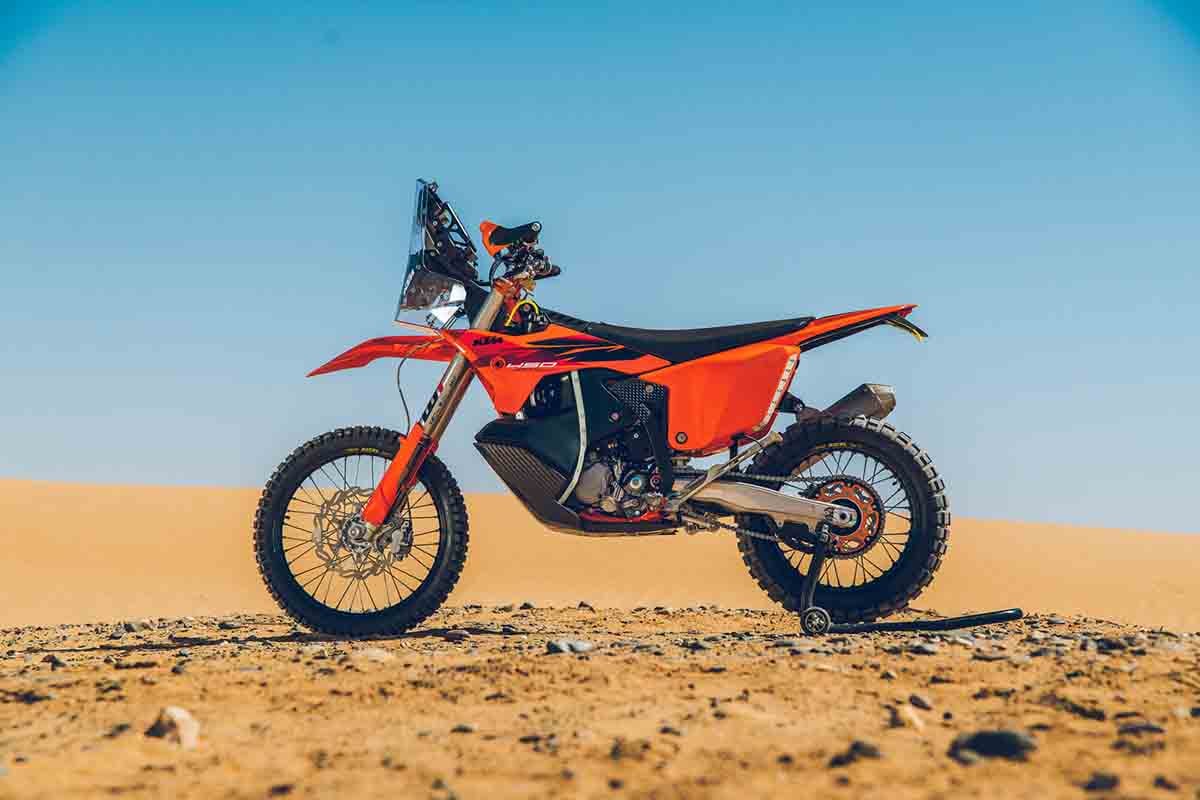 2026年7月から数量限定で発売されるKTM「2027 KTMラリーレプリカ」