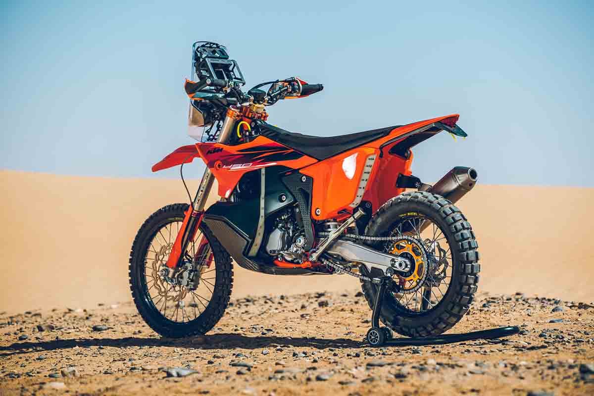2026年7月から数量限定で発売されるKTM「2027 KTMラリーレプリカ」