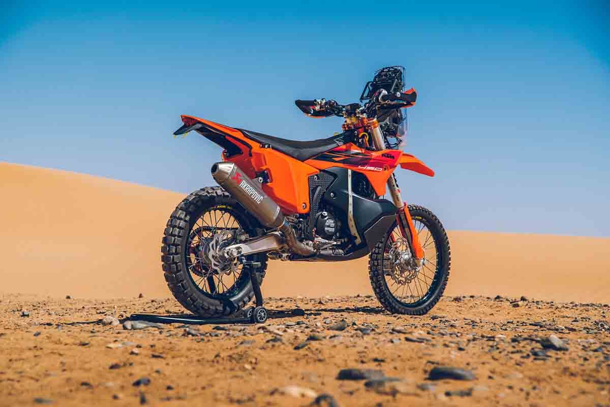 2026年7月から数量限定で発売されるKTM「2027 KTMラリーレプリカ」
