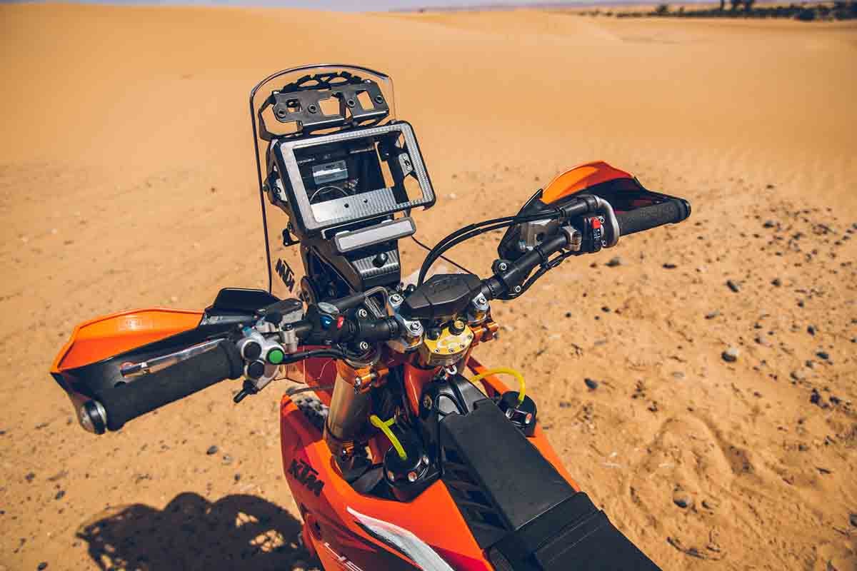 2026年7月から数量限定で発売されるKTM「2027 KTMラリーレプリカ」
