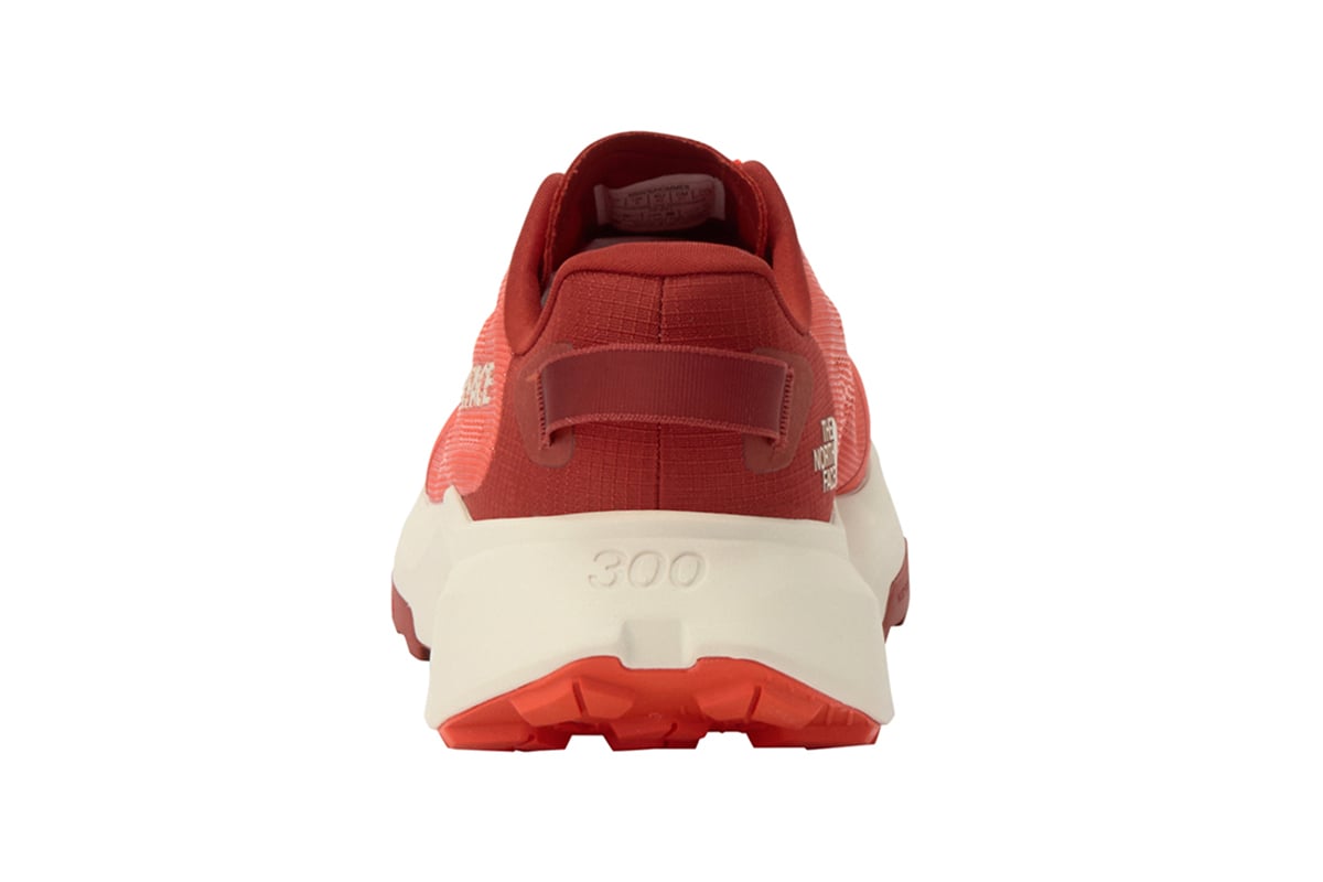 【メンズ】アルタメサ300 V2（ラバレッド×アイアンクレイ）：1万9800円