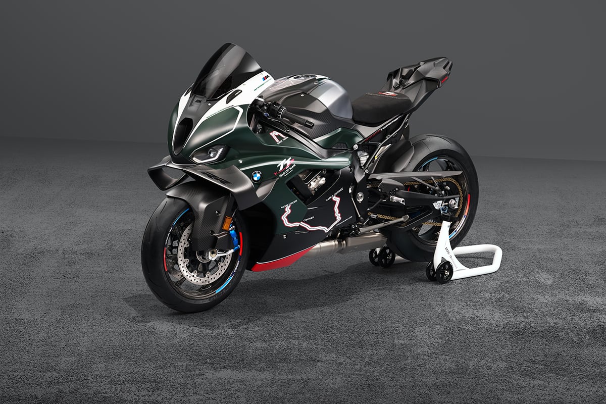2026年5月22日に発表された世界115台限定車 BMW「M1000RRリミテッドエディション・アイル・オブ。マンTT」